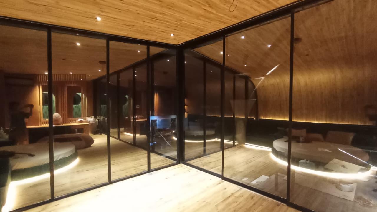 6 essential advantages kaca film untuk kenyamanan maksimal di villa & studio di bali